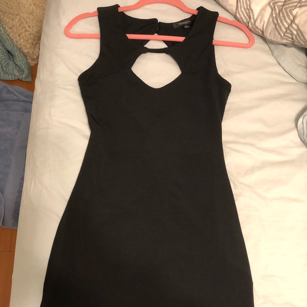 black bodycon dress